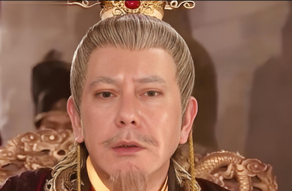 实盘配资官网 李亨在死前，活活饿死他的老爹李隆基！这是有何深仇大恨？